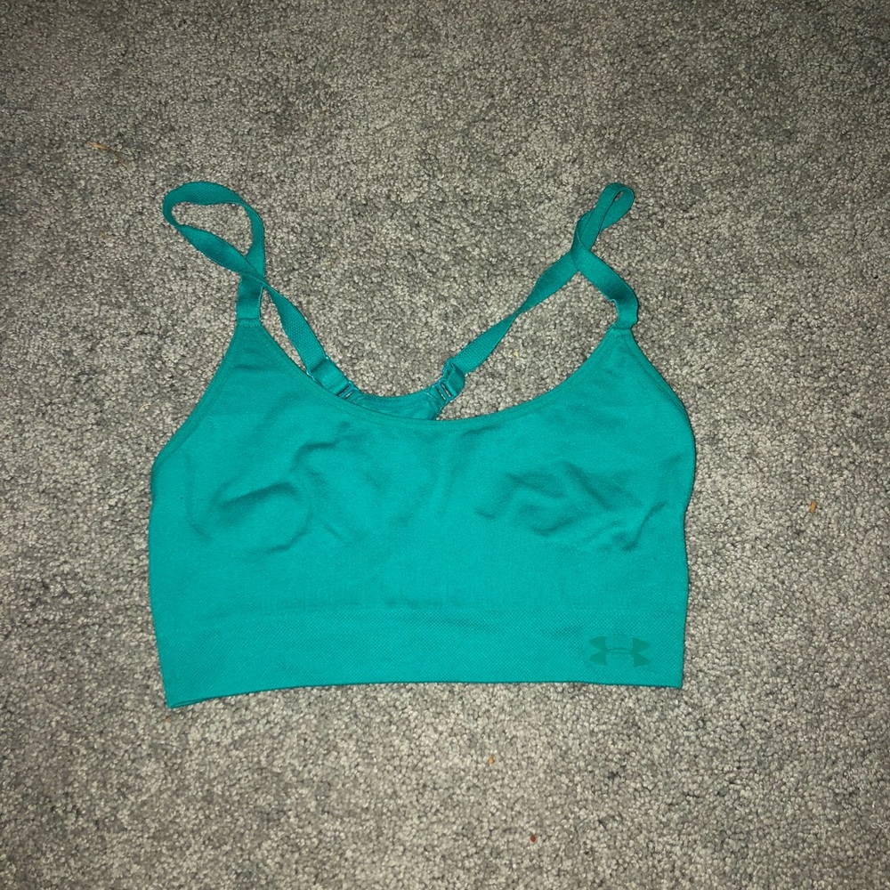 Under Armour Sports Bra !!